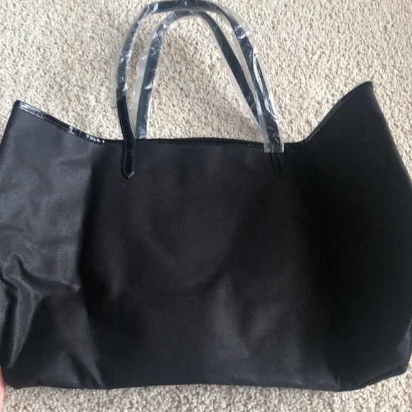 VICTORIA’S SECRET BLACK TOTE WITH MAKEUP BAG - Picture 4 of 5